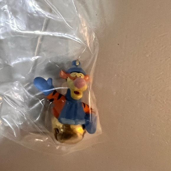 Hallmark Keepsake Disney Winnie The Pooh Collection Ring-A-Ling Pals 2003 Minis - Picture 8 of 9